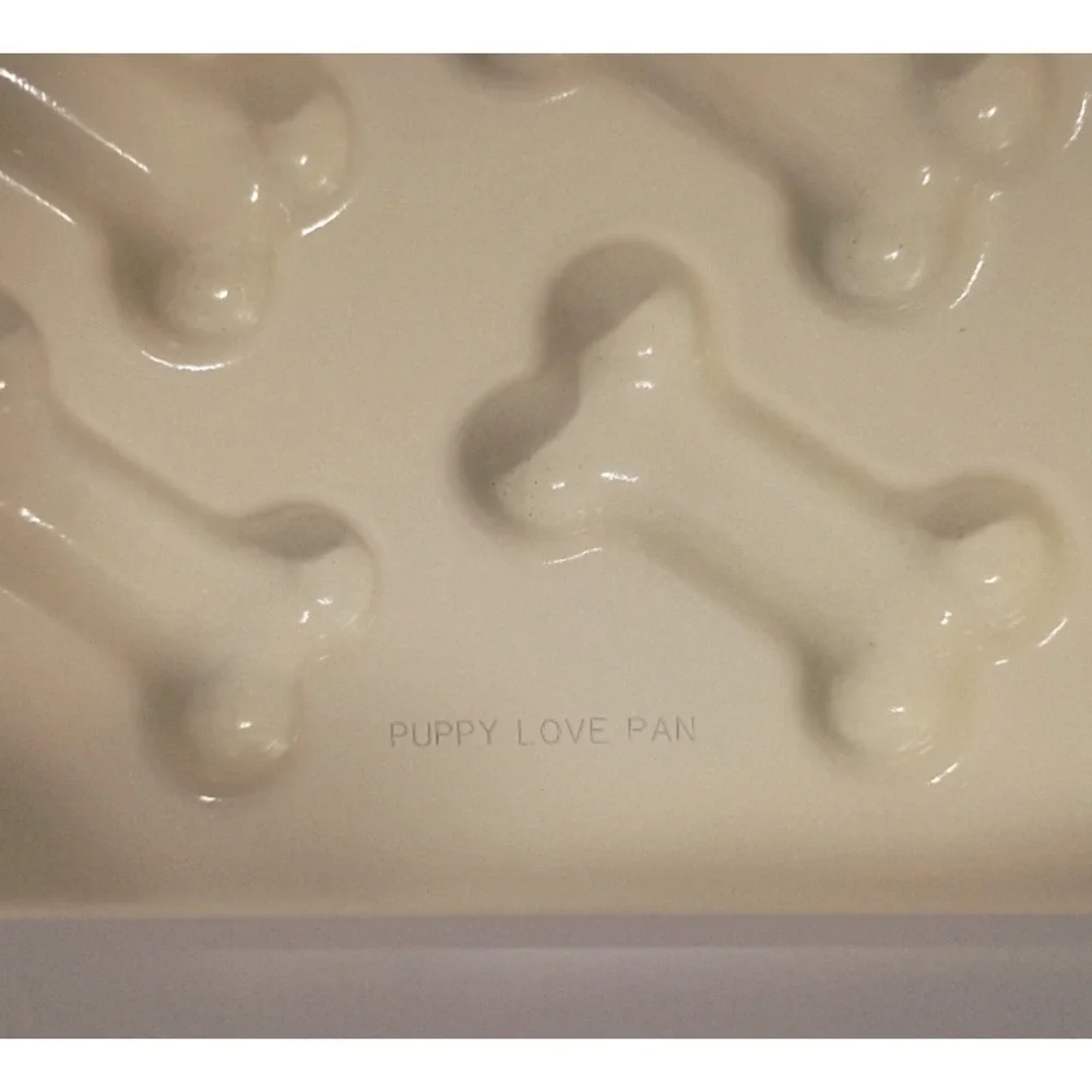Nordic Ware Bakeware Puppy Love Treat Pan Dog Cookie Baking Pan Non Stick Mold